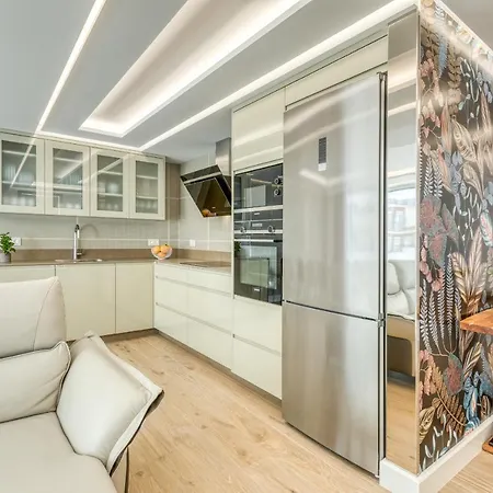 Hanami Real Center إِستيبونا