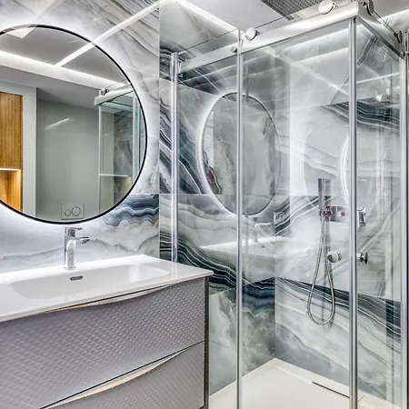 Hanami Real Center *