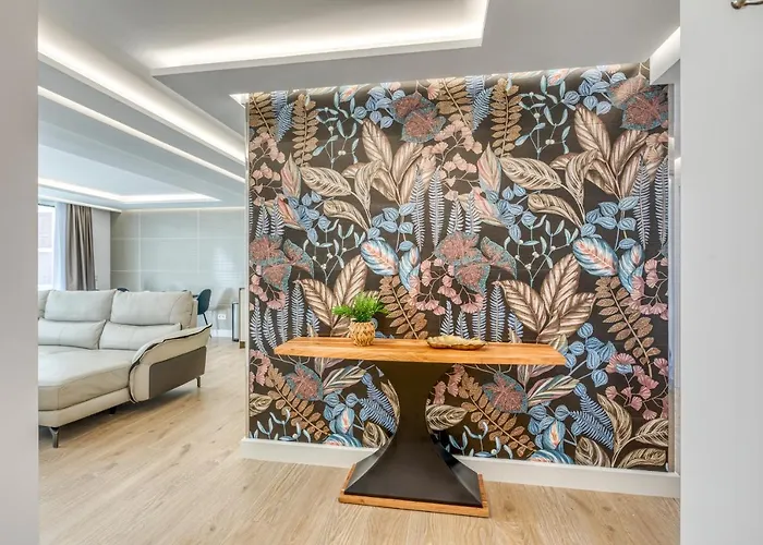 Hanami Real Center *